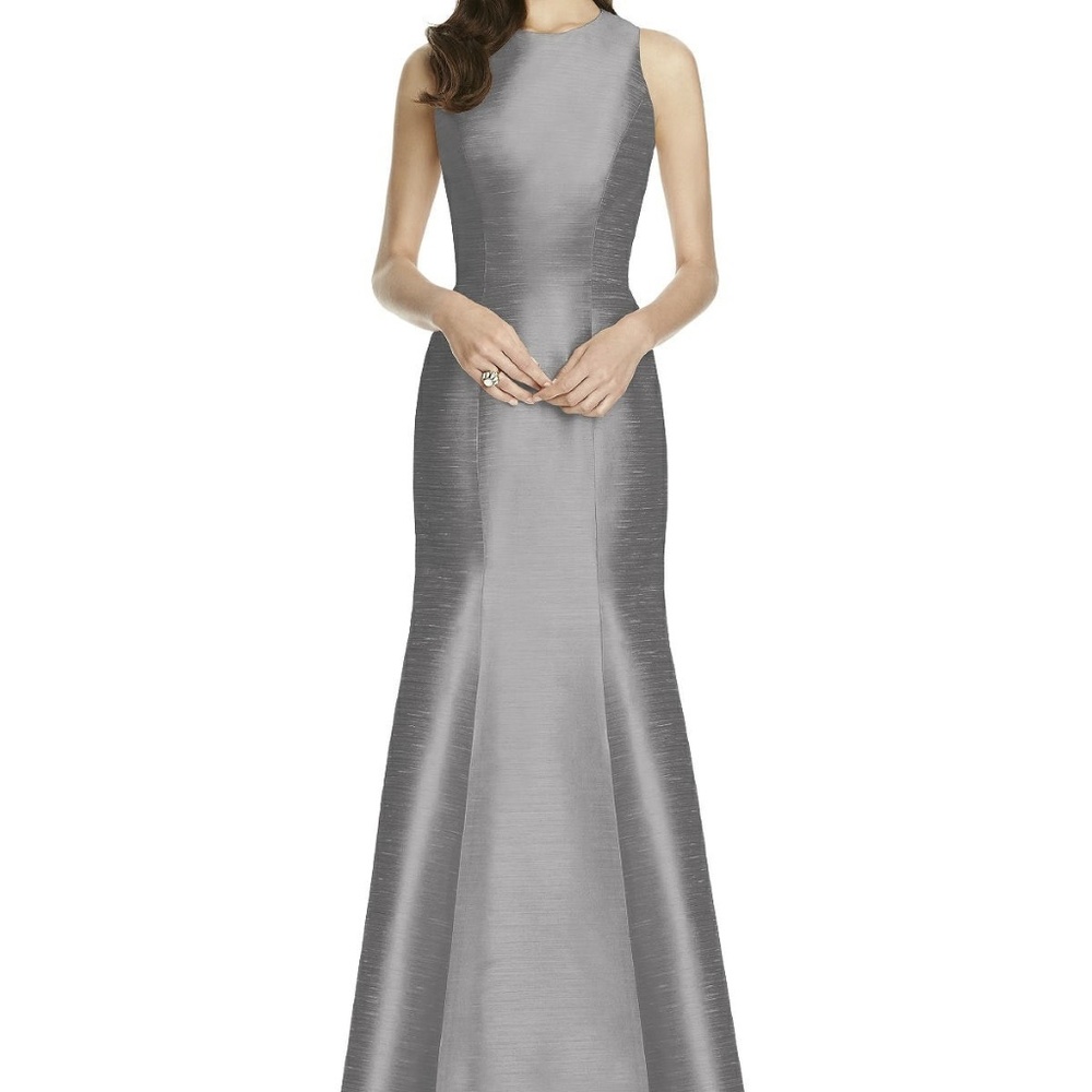 Alfred Sung d734 Quarry Cutout Trumpet Back Bow